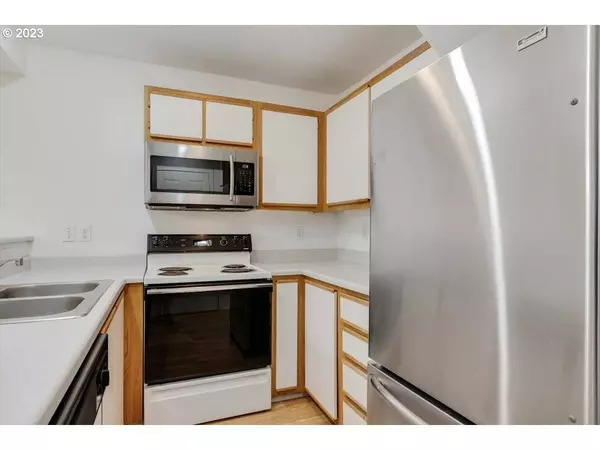 7161 SW SAGERT ST #108, Tualatin, OR 97062