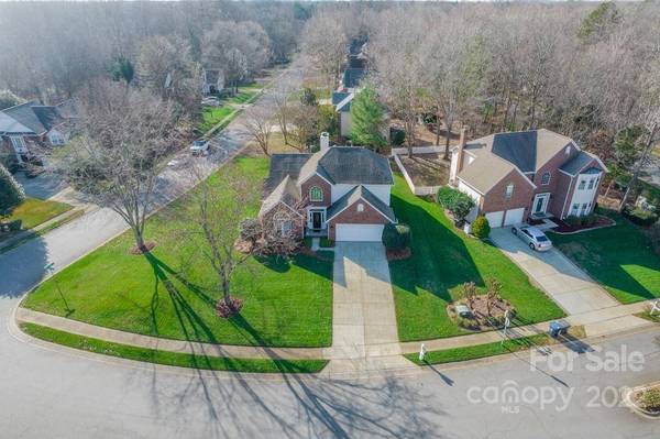 8910 Tartan Ridge DR, Huntersville, NC 28078