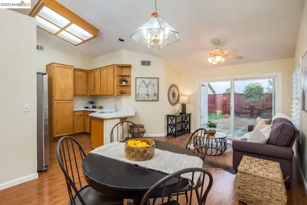 2208 El Lago Dr, Oakley, CA 94561