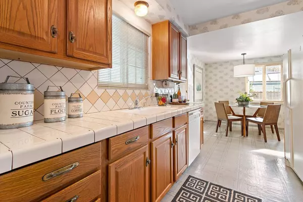 1138 27th AVE, Sacramento, CA 95822