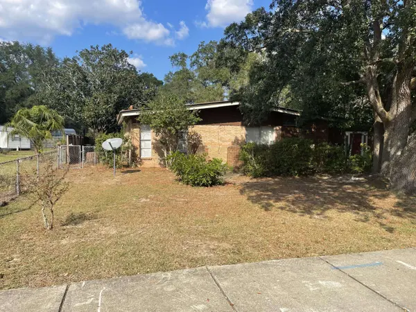 282 Grandview Avenue, Valparaiso, FL 32580