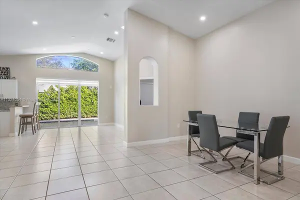 15641 SW 21st Ter, Miami, FL 33185