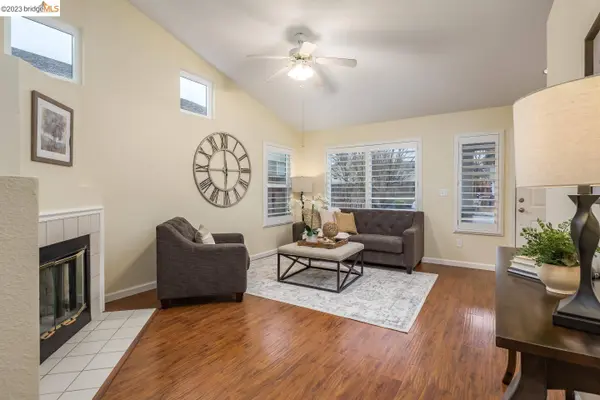 2208 El Lago Dr, Oakley, CA 94561