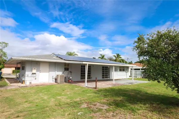 9930 SW 164th Ter, Miami, FL 33157