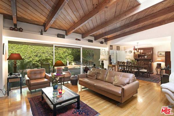 9527 Oakmore Rd, Los Angeles, CA 90035