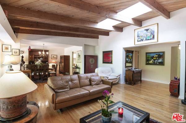 9527 Oakmore Rd, Los Angeles, CA 90035