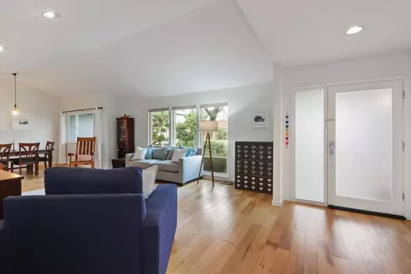 675 Riverlake WAY, Sacramento, CA 95831