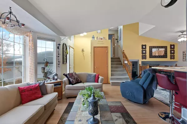 1807 N Salmon River Ln, Greenacres, WA 99016