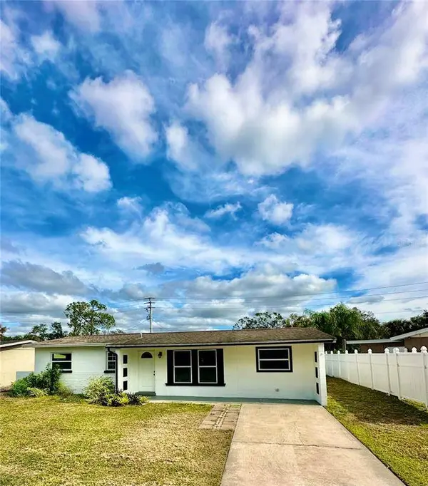 3673 STOKES DR, Sarasota, FL 34232