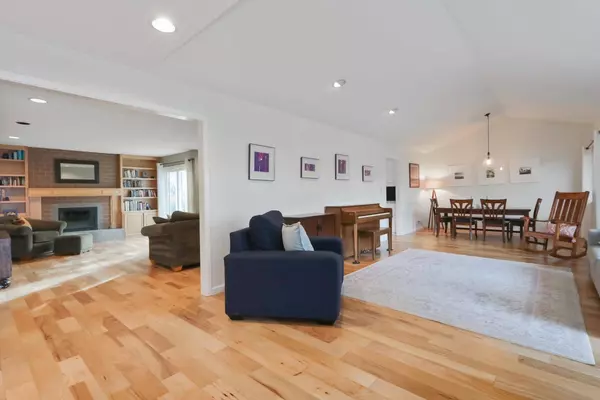 675 Riverlake WAY, Sacramento, CA 95831