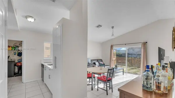 16306 SW 100th Ter, Miami, FL 33196