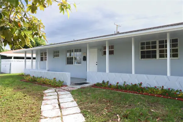 9930 SW 164th Ter, Miami, FL 33157