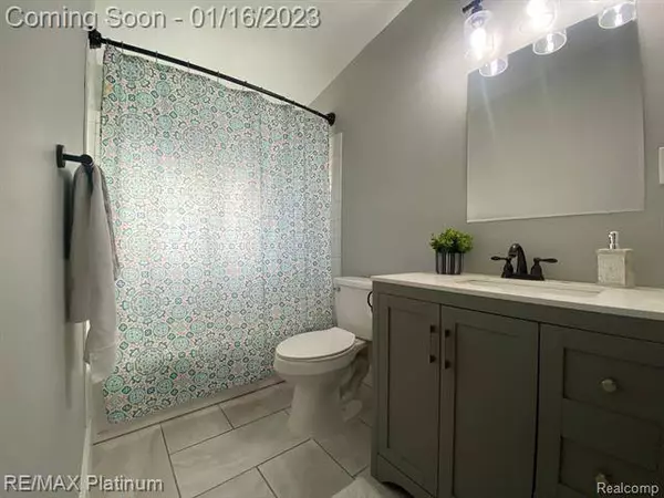 15220 KENTON Street, Oak Park, MI 48237