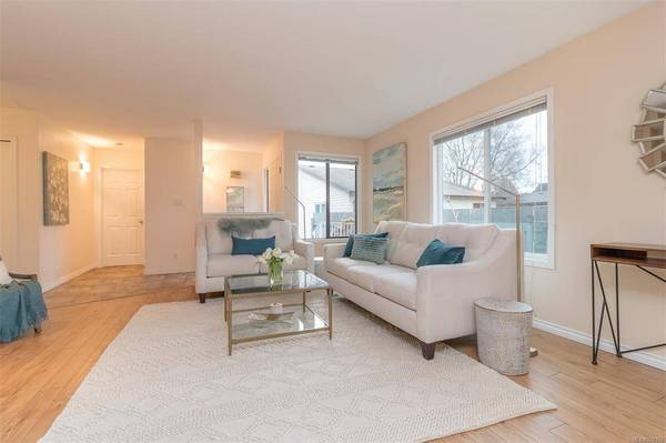 9456 Braun Cres, Sidney, BC V8L 4Y1