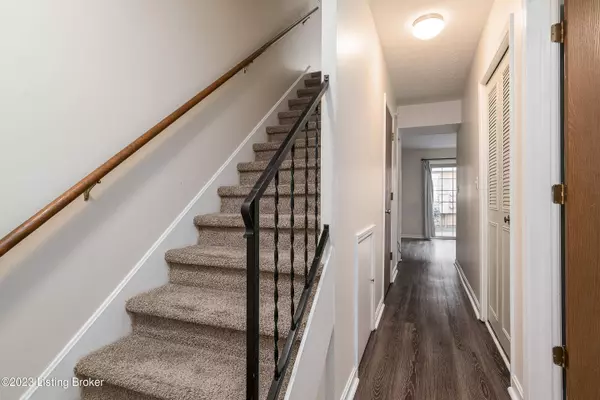 211 Fairfax Ave 3, Louisville, KY 40207