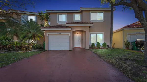 16306 SW 100th Ter, Miami, FL 33196