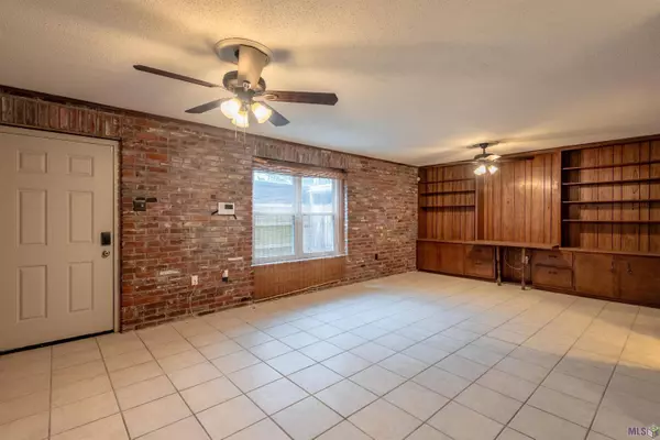 5538 RIVERSTONE DR, Baton Rouge, LA 70820