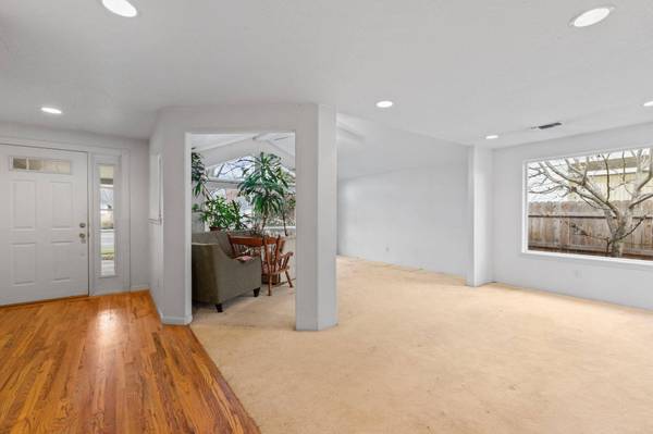 2247 Martin DR, Medford, OR 97501