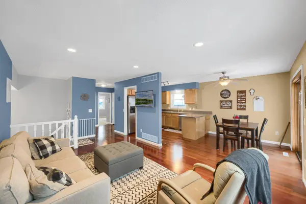 4305 Eagle Crest DR, Eagan, MN 55122