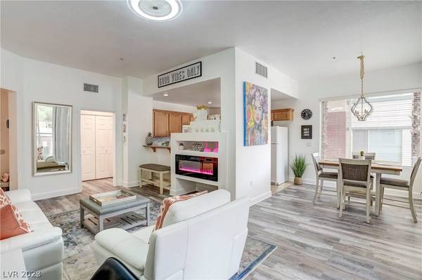 75 E Agate Avenue #209, Las Vegas, NV 89123