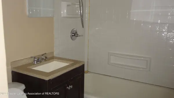 2005 Lyons Avenue, Lansing, MI 48910