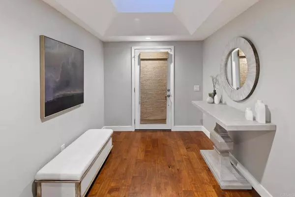 5206 Soledad Rd, San Diego, CA 92109