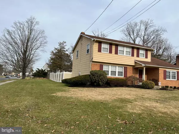 201 LAMP POST LN, Cherry Hill, NJ 08003