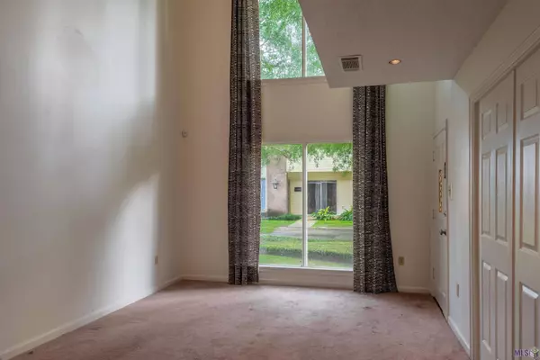 5538 RIVERSTONE DR, Baton Rouge, LA 70820