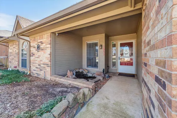 2935 Cresthaven Drive, Grapevine, TX 76051