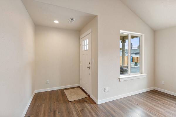 2563 Howard AVE, Medford, OR 97501