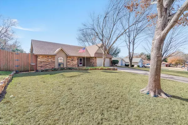 2935 Cresthaven Drive, Grapevine, TX 76051