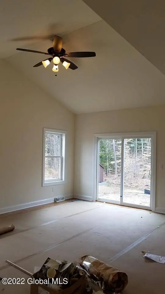 8 Huntington Way, Milton, NY 12547