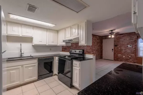 5538 RIVERSTONE DR, Baton Rouge, LA 70820