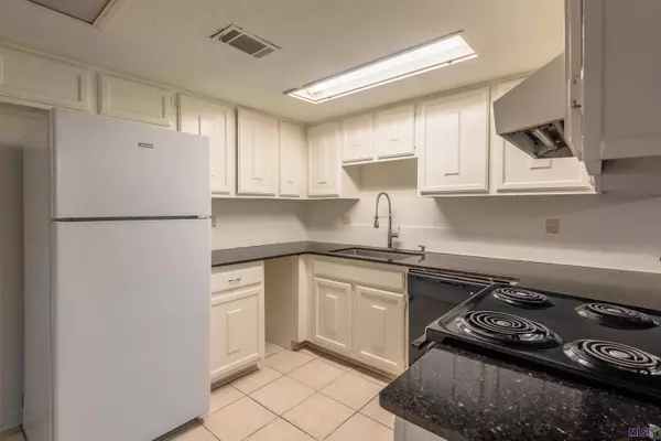 5538 RIVERSTONE DR, Baton Rouge, LA 70820