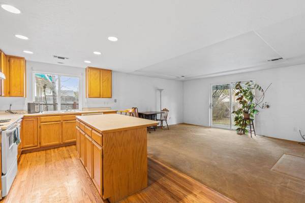 2247 Martin DR, Medford, OR 97501