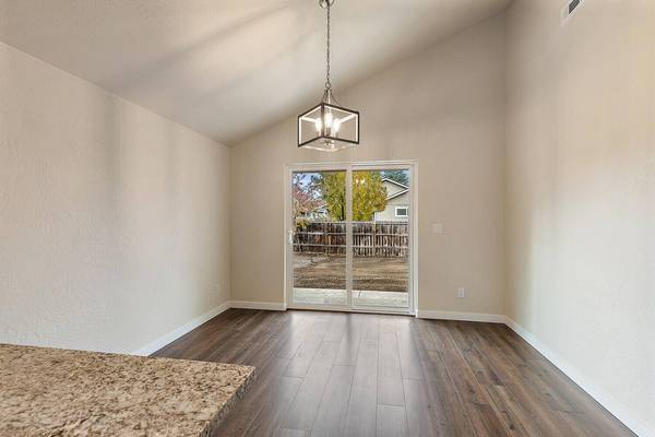 2563 Howard AVE, Medford, OR 97501