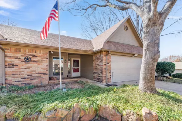 2935 Cresthaven Drive, Grapevine, TX 76051