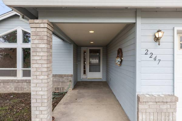 2247 Martin DR, Medford, OR 97501