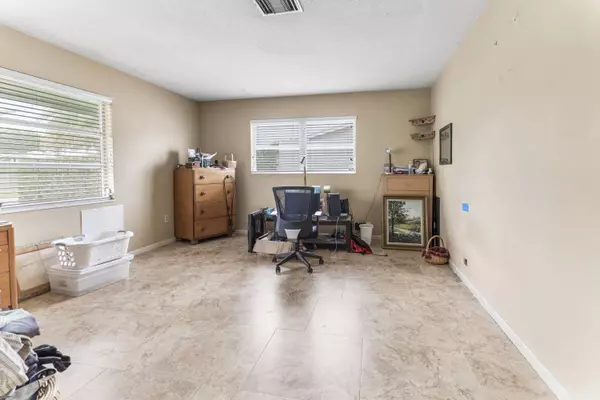 2232 Bimini DR, West Palm Beach, FL 33406