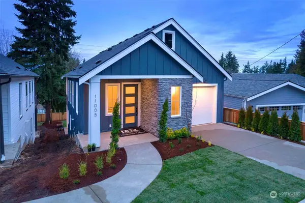 11005 126th AVE NE #1, Kirkland, WA 98033