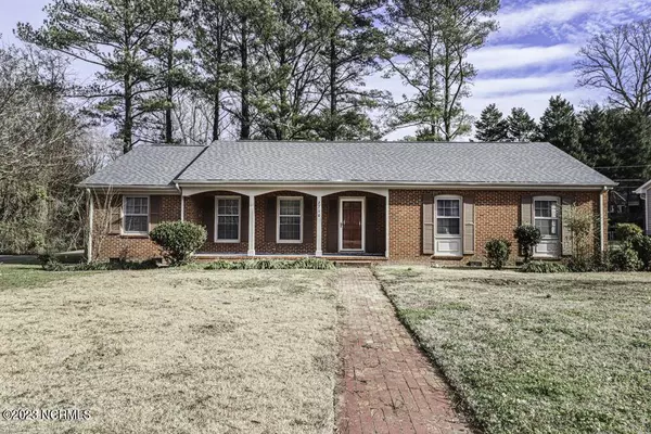 2210 Somerset Drive N, Wilson, NC 27893