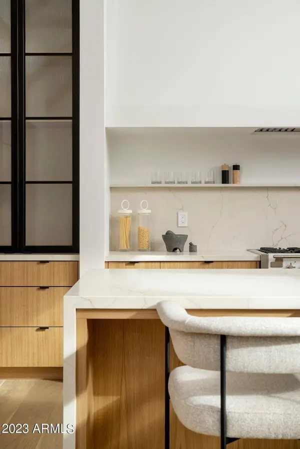 5151 E EARLL Drive, Phoenix, AZ 85018