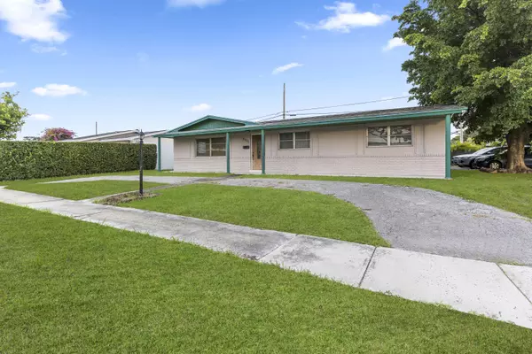 2232 Bimini DR, West Palm Beach, FL 33406