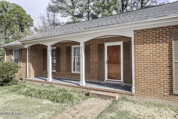 2210 Somerset Drive N, Wilson, NC 27893