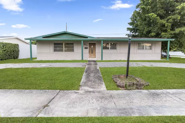 2232 Bimini DR, West Palm Beach, FL 33406