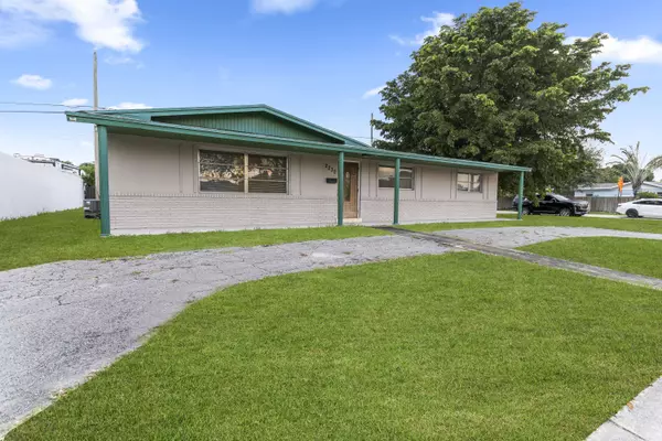 2232 Bimini DR, West Palm Beach, FL 33406