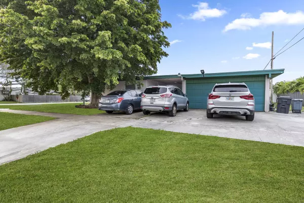 2232 Bimini DR, West Palm Beach, FL 33406