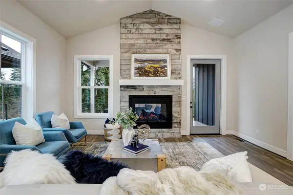 11005 126th AVE NE #1, Kirkland, WA 98033