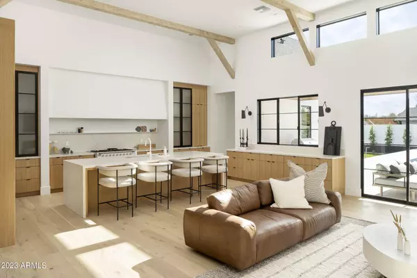 5151 E EARLL Drive, Phoenix, AZ 85018