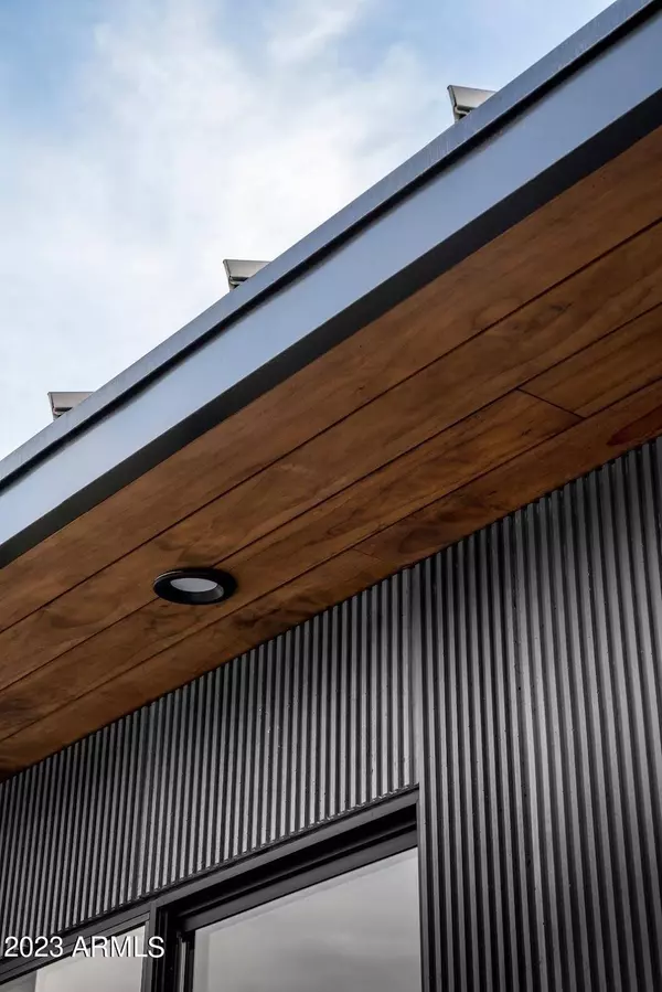 5151 E EARLL Drive, Phoenix, AZ 85018